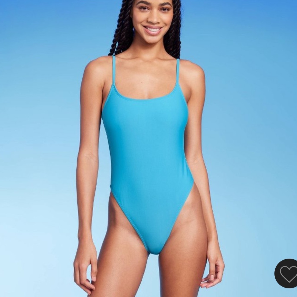 NWT Women's Ultra High Leg Extra Cheeky
Scoop Back One Piece Swimsuit (M)